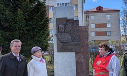 Стелы Героям Советского Союза открыты в Тобольске - Екатеринбургский Художественный Фонд